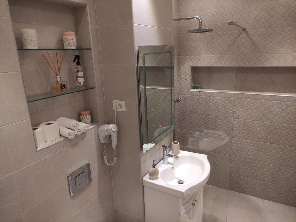 Aparthotel Black Sea Констанца Екстериор снимка